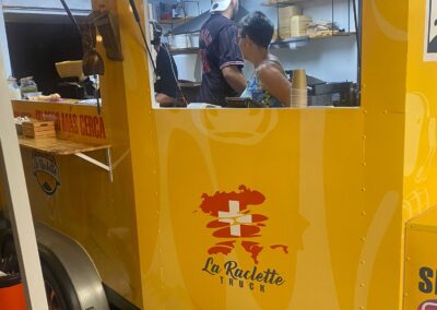 laraclette Truck zoom remolque