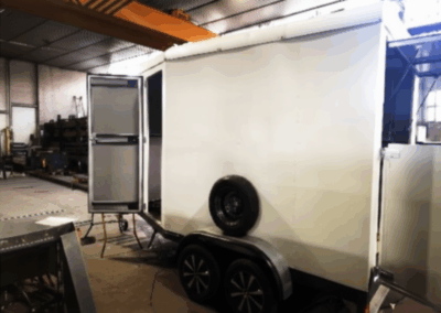 vista lateral foodtruck sin rotular